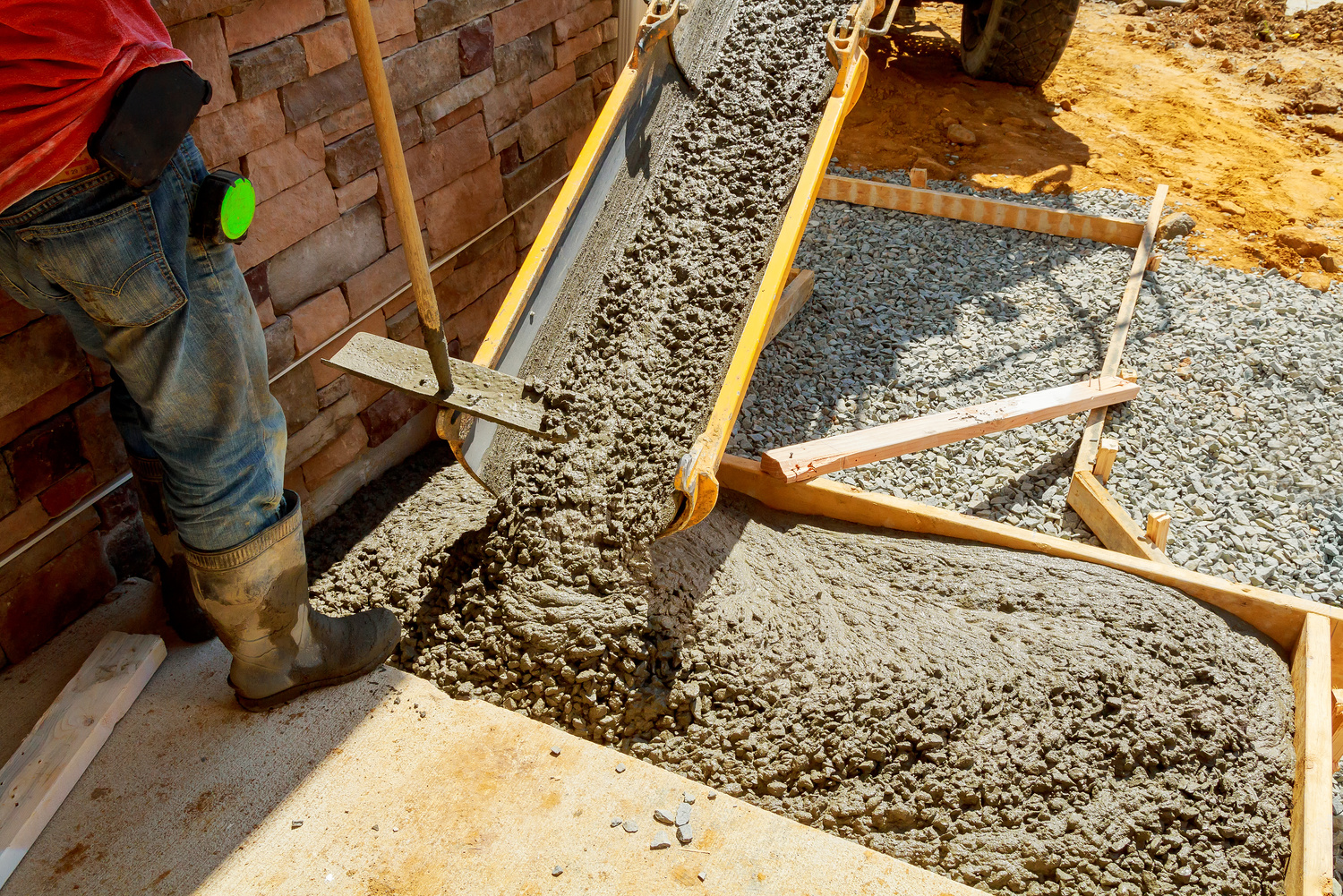 Concrete Workers Are Concreted Approach Building